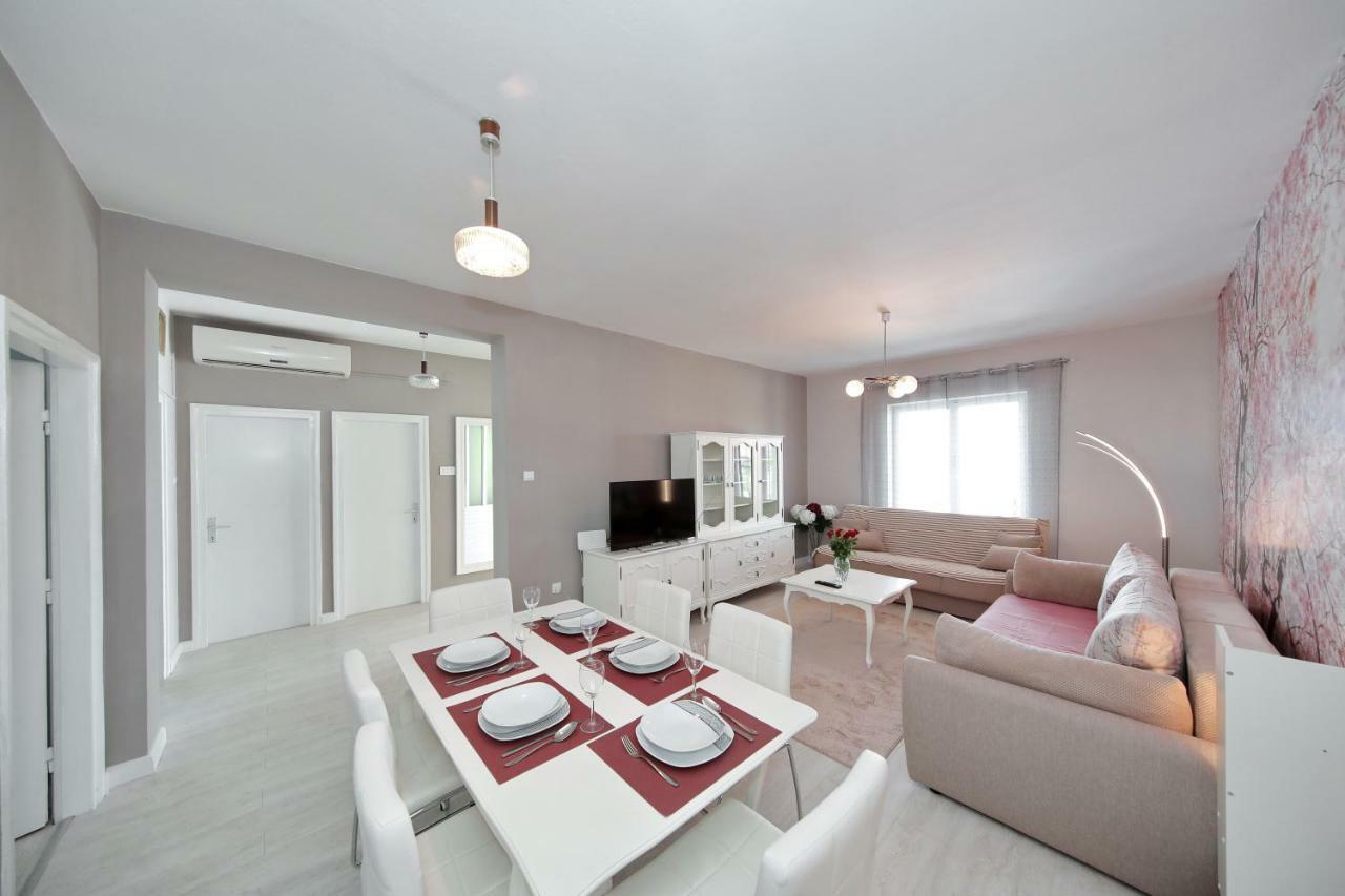 Hacienda Mia With Pool,Bbq, Yacuzzi,Free Parking Задар Екстериор снимка