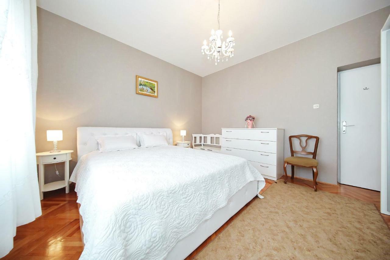 Hacienda Mia With Pool,Bbq, Yacuzzi,Free Parking Задар Екстериор снимка